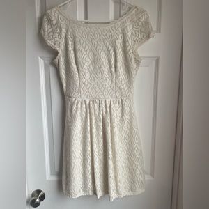 B Smart, Off White Lace Women’s Dress, Size Small